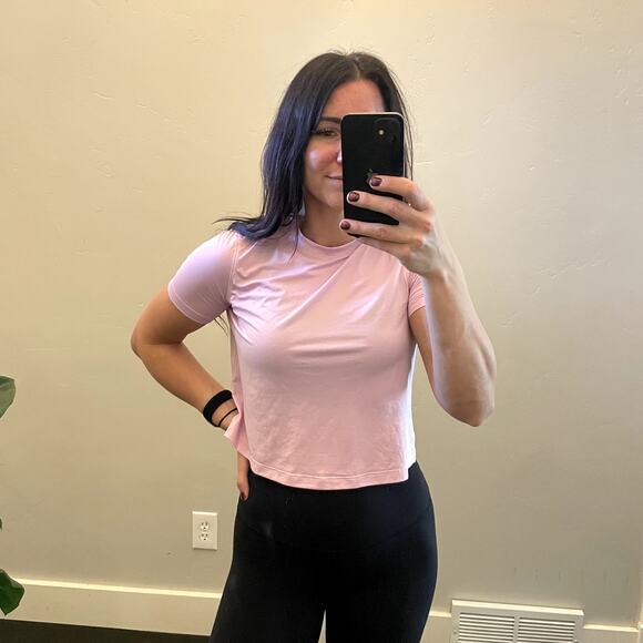 Lululemon Ultralight Waist-Length T-Shirt Purple Crop Tee Women's Size 6 - Picture 1 of 5